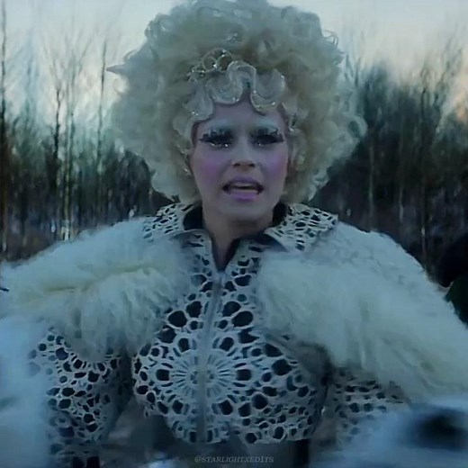 effie is breakin dishes
