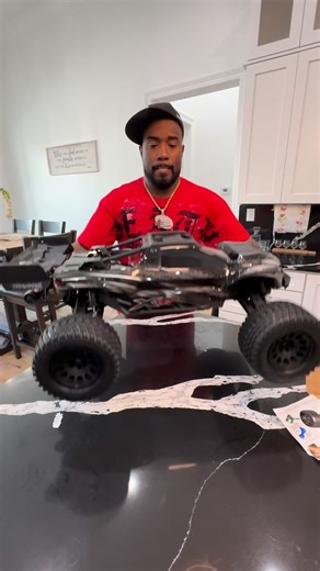 BarryDaCeoRc on Instagram: "I finally was able to unboxed this straight 8S beast of a machine, my Traxxas XRT Black limited edition was this a good purchase and what should I add next to my collection? #Bashsquad #Bashrace #Bashsquadathon #traxxas traxxasracing"