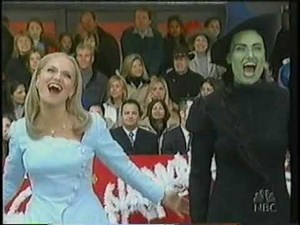 Idina Menzel & Kristin Chenoweth Perform 'One Short Day' at Macys Thanksgiving Day Parade in 2003