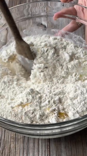 2.2K views · 34 reactions | Fatayer is a beloved Middle Eastern savory pastry made with soft, fluffy dough and flavorful fillings. Hailing from the Levant, these pastries come in different shapes and sizes, often stuffed with favorites like tangy spinach or creamy cheese. Check the recipe here https://www.unicornsinthekitchen.com/fatayer-lebanese-savory-hand-pies/ | Unicorns in the Kitchen | Facebook