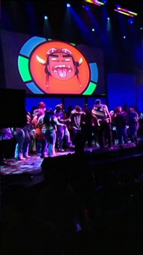 Demon Days performed live from the Apollo Theater. Harlem, 2006 #gorillaz