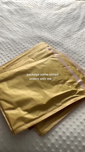 vinted - lilymaiix ♡ #vinted #packingparcel #vintedorders #packwithme #vintedfinds #vintedpacking #vintedtips #vintedfr #fyp #packingorders #packingorderswithme #packingordersasmr #asmr #microinfluencer @Vinted