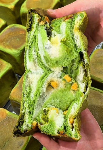 宇治抹茶薫るマーブル食パンのご紹介🍞