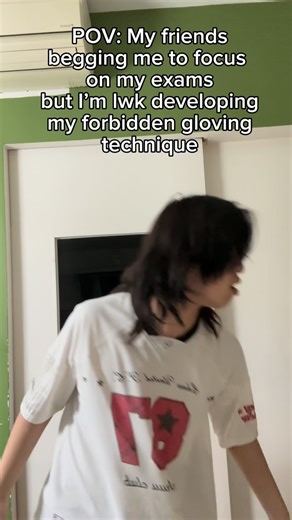 Jace Lau on Instagram: "Hi Benson, if you’re reading this, please stop texting me about the exam, I need to focus on the new gloving technique to qualify for @infinitepuppet ‘s LGBT (Gloving Basic Test)"