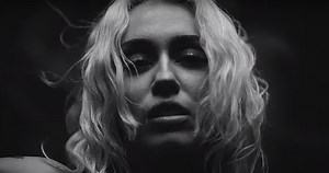 River – Miley Cyrus