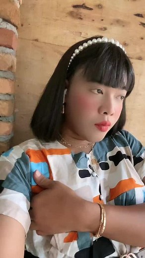 Stylish Outfit Ideas: Colorful Shirt and Accessories