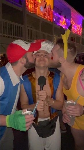 Ash & Pikachu kiss 😘⚡️