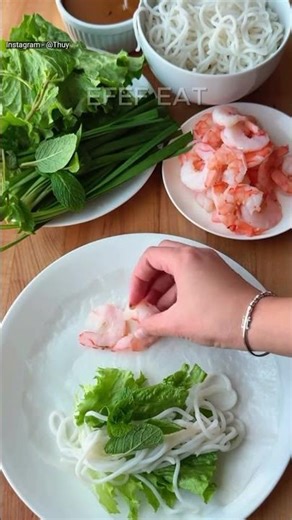 The Story of Goi Cuon, the Vietnamese Spring Roll That’s Never Fried #food #shorts #foodie