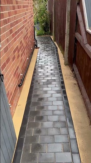 How lay block paving the correct way ✅ #howto #blockpave #blockpaving #landscaping #diy