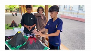 16 reactions | Dans le cadre du cours de géodynamique interne de la terre, les élèves de 4ème du Lycée Français International d'Oujda Sandrineo ont préparé une animation sur les volcans explosifs et effusifs avec beaucoup de créativité. Mission laïque française AEFE - Agence pour l'enseignement français à l'étranger Pôle-Communication Mlf | GS SandrinéO - Lycée Français International d'Oujda | Facebook