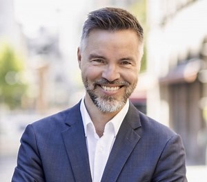 Antoni Lacinai - keynote speaker - Global Speakers Bureau