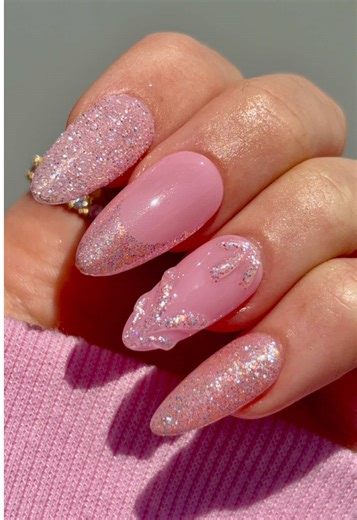 5 Creative Ways to Use Glitter for Stunning Nail Sets