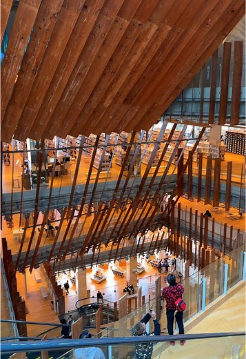 富山市立図書館での特別な体験