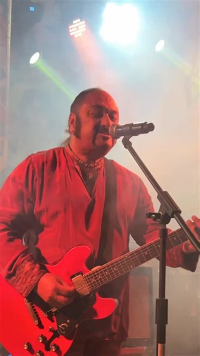 Weekends that feel like gigs, and gigs that feel rocking like weekends. ❤️🎸 #LesleeLewisLive #WeekendMood | Leslee Lewis