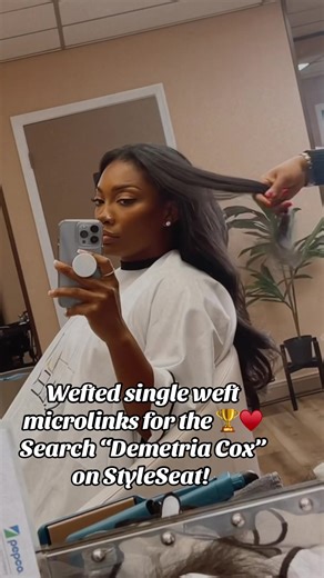 Braidless installs anyone?!! This babe is wearing our coiled curly single weft microlink method! No braids, glue or thread required. This method is ideal for fine to thin hair clients. Make sure you follow us on IG at honesthands_links ✨ #microlinks #microlinksdmv #dmvmicrolinks #braidlessweave #weftedmicrolinks #honesthandsluxury #curlyhairextensions