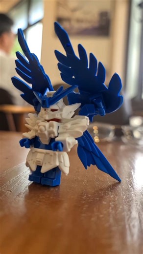 Để xem hôm nay tôi bóc được con mini robot màu gì