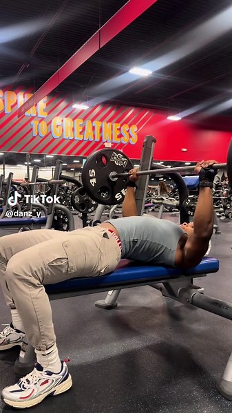 Incline Dumbbell Press for Full Chest Development