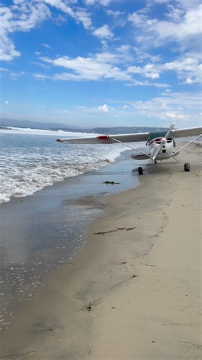 Plane makes emergency landing in Mission Beach after engine failure! 🙏🏽🙏🏽🙏🏽 | Mission Beach San Diego