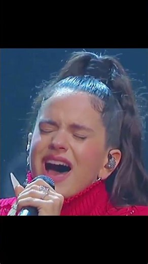 Rosalía publicó #LosAngeles como su primer álbum de estudio #recuerdos #rosalia