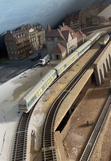 Automatic Trains Using Rocrail and Arduino