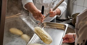 Dokonalý houskový knedlík podle Lokálu – vyzkoušejte podrobný postup krok za krokem