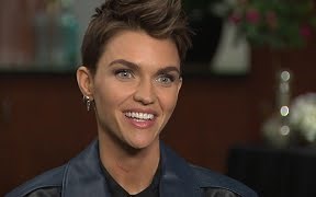 Batwoman: Ruby Rose (Full Interview)