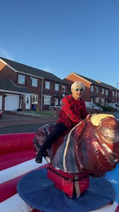 This bulls nout man, Been riding 12 inchers since 1950 | Nanna Makina