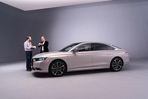 DS9 (2021). A bord de la grande berline DS