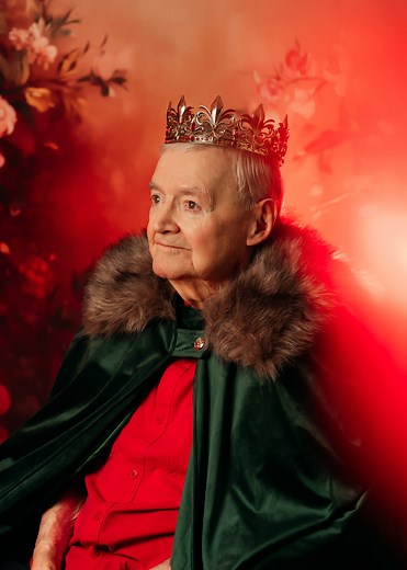 We are headed back to The Village at Incarnate Word Senior Living Community next week for another Magical Empowerment Event. The news will be stopping by to capture all the magic. We can't wait! 👑✨️ #empowerment #assistedliving #elderly #sanantonio #satx #sanantoniophotographer #texasphotographer #magic | Pop of Color Images