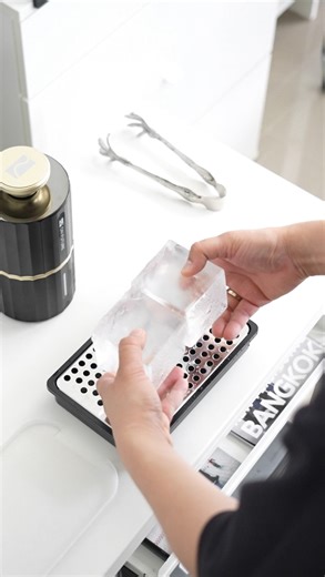 Micky Pongnapach on Instagram: "Unboxing - Accessories for GLAZER ICE Press @orifuture - Eagle Claw Ice Tong - Drip Tray - 3 inches Clear Ice Mold ORI Future Discount code 10% : PBREWINGHOUSE https://orifuture.com/PBREWINGHOUSE #icepress #clearice #orifuture #glazericepress #whiskey"