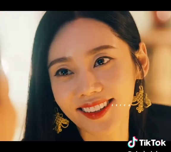 JA-HYUNNN: Clarin and Head Over Heels Connection