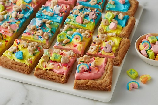 Rainbow Lucky Charms™ Frosted Cookie Bars | Lucky Charms