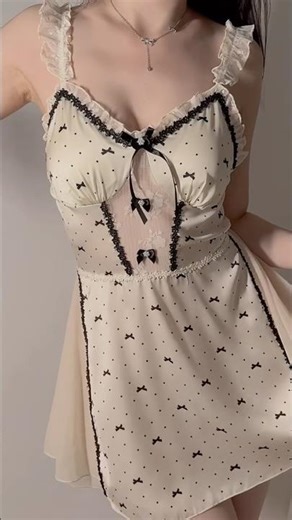 Soft Feminine Deep V-Neck Plus Size Slip Lingerie Shelf Bra Nightgown