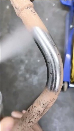 This is a quick way to clean rust on a motorbike exhaust #quickway #rust #exhaust #motorbike
