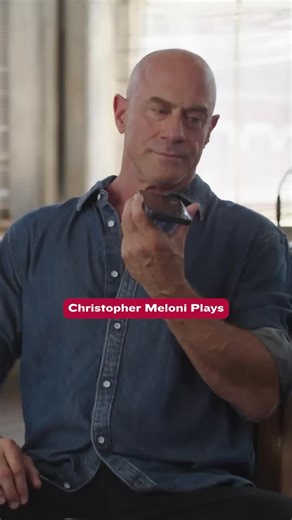 People Magazine on Instagram: "#ChristopherMeloni improvised his prank-call to #MariskaHargitay — and of course, it’s elite. The #LawandOrder: #SVU star is featured in our #SexiestManAlive issue, at the link in our bio and on newsstands now!"