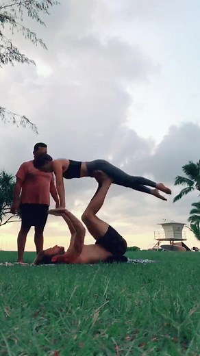 Acroyoga Throne Pop | Bird Acrobatics