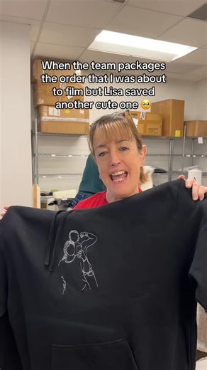 Soulmate Customs on Instagram: "Lisa is too cute, I can’t get mad at her 🥹"