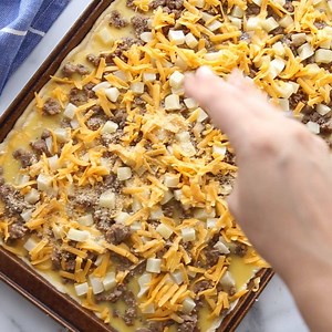 519K views · 237 reactions | Breakfast Pizza is all of your favorite breakfast ingredients in one dish and our family’s favorite breakfast dish ever! Find the full recipe here: https://www.yourhomebasedmom.com/breakfast-pizza/ | yourhomebasedmom | Facebook