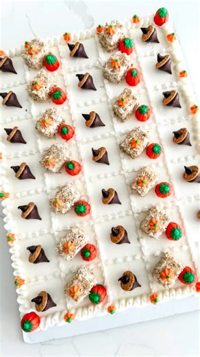 Costco Sheetcake Makeover: Fall edition, part 1 🍁 🎃 Title: Oh Christmas Tree (feat. Wildlife Moon) (Instrumental) Artist: Phury Link: https://www.facebook.com/sound/collection/?sound_collection_tab=sound_tracks&asset_id=818007950633781&reference=artist_attr | Neurotic Mom