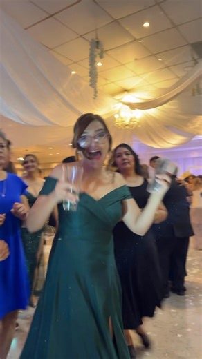 14K views · 164 reactions | La negra no ha bailado  Así se siente la fiesta con su grupo amigo Santa Cecilia De Rayón 拾論 #musicaenvivo #Sonora #PuroSantaCecilia #musicaparaeventos #viralreelsシ #fypシ゚viralシ #challengereelschallenge #derayonparaelmundo #viral #lomejorparati | Grupo Santa Cecilia De Rayon | Facebook