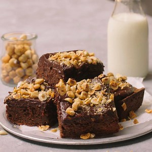 2.2K views | You can’t beat a classic. Except when it includes a dark chocolate and sea salt ganache. Find out why the precision control from the Samsung Dual Cook Flex Oven makes this task a treat, in the next episode of our “On the Menu, with Samsung” series. | Samsung | Facebook