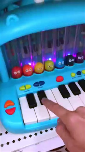 Juega el tema de Los Simpsons en piano animado