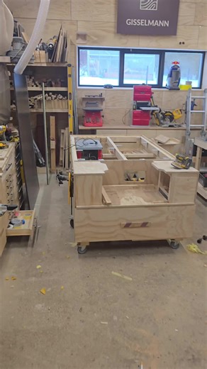 Upgrading My Tablesaw Table: A Woodworking Improvement