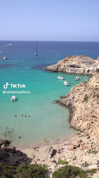 Swimming days! 💙 💦 ☀️ #BeachLife #IbizaMoments #ibizabeaches #beachlovers #LoveSantJosep #santjoseplovers #santjosepdesatalaia #Ibiza