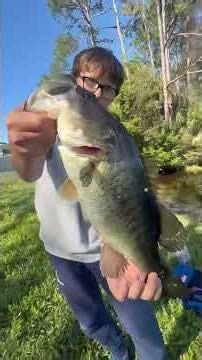 You might not be able to really see it, but watch the hook set