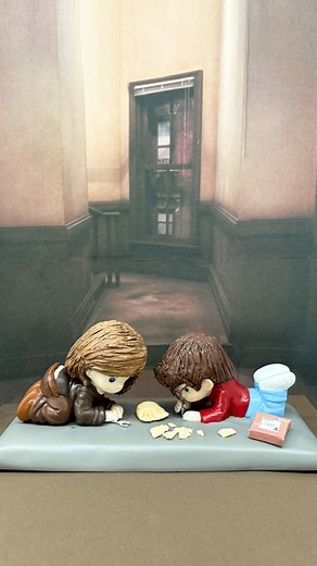 My newest Altered Moments reflects one of my favorite scenes from one of my favorite TV shows. I had to search high and low for just the right pieces, and I think Mrs. Braverman would be proud... how about you? #alteredmoments #preciousmoments #friendstvshow #TheOneWithTheCheesecake Jennifer Aniston #JenniferAniston #matthewperry | Chica and Jo