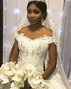 OMG!!! This is the moment we've been waiting for. Excellent teamwork 🍾🥂😍😍😍😍😍😍😍 @the_brides_gallery @nancyblaq @hair_cellencegh @tinsell_events @fotostoresghana @legendarykofistudio @ogeshop_cosmetics_makeover @revupsalongh @beautiquegh_mua @weddinginaboxgh @weddingtalkghana @completeeventznflowers | The Brides Gallery