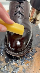 The Military shoe shine always starts the same way…….Sand, Wax and a lot of 🔥 #shoeslover #shoes #shinewithsaphir #shine #photographer #photogram #instagood #instadaily #shoeshineofficial #shinesundayhine #drill #shoestyle | Mr Bull & Shine