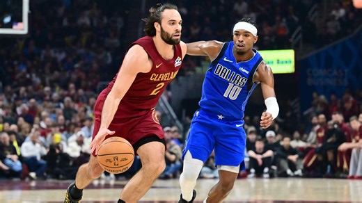 Cavs' Max Strus holds back tears after monster return from foot injury