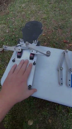 What comes in the hostage rescue target kit